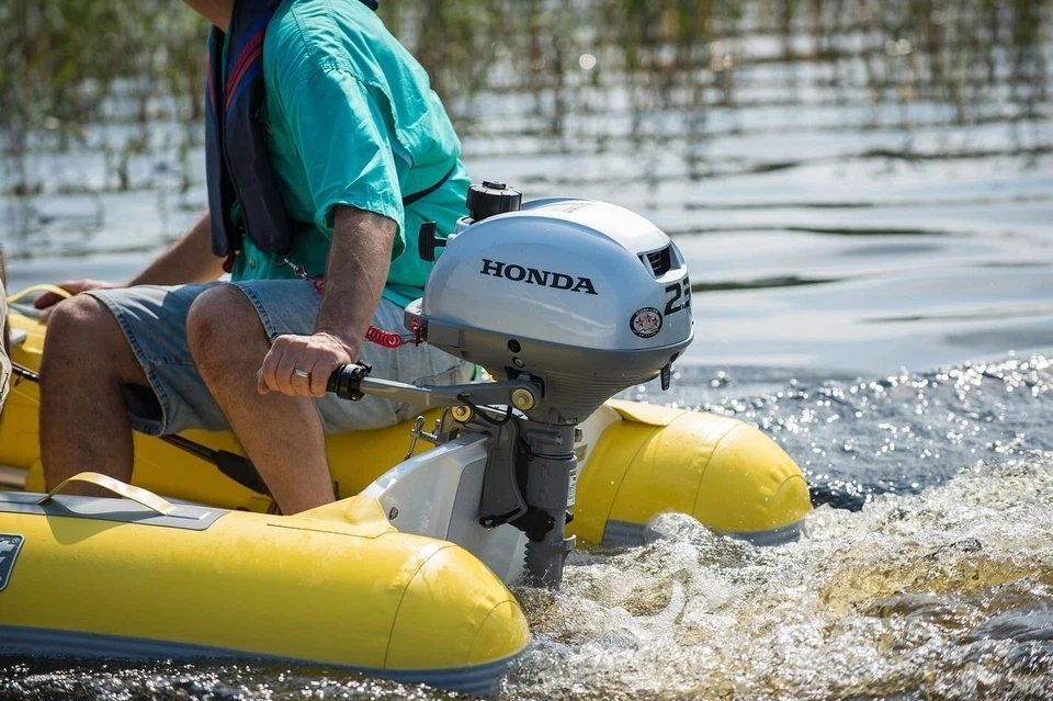 Honda BF2.3DHLCH 2.3 HP Marine Outboard Motor - image 3