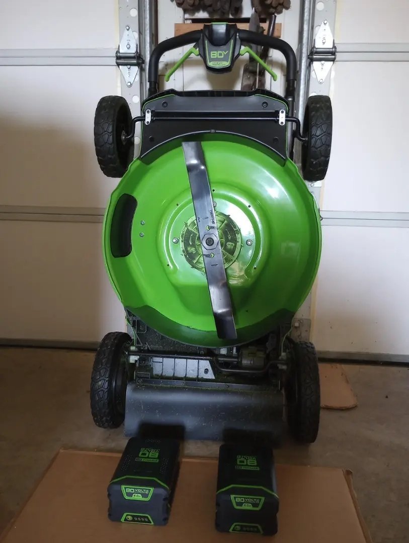 Greenworks 80V 21-Inch Self-Propelled Lawn Mower - image 2