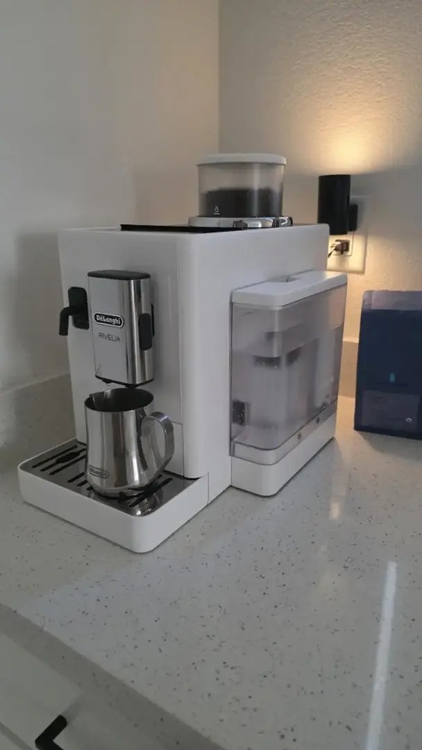 De’Longhi Rivelia Automatic Espresso Machine - image 4