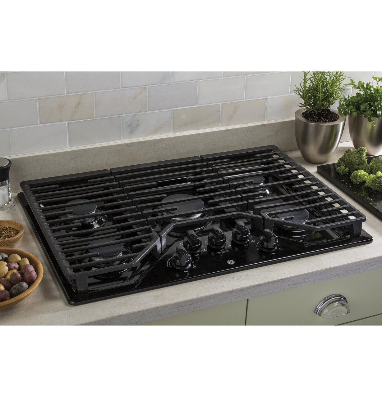 GE 30″ Built-In Gas Cooktop JGP5030DLBB - image 5